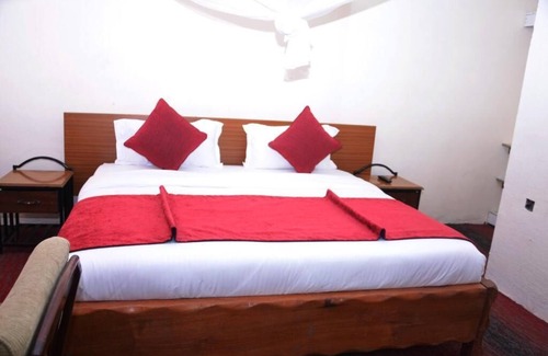 Hospital Bed & Breakfast | SUNSET OAK HOTEL NAKURU