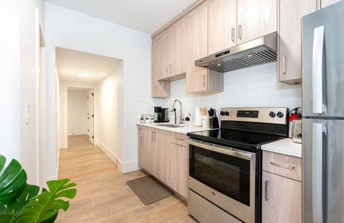 Surrey Condo | Sunset Suite near White Rock
