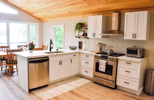 Dorset Cottage | Sunset Views on L of Bays, Pet & ATV Friendly Fireplace WiFi