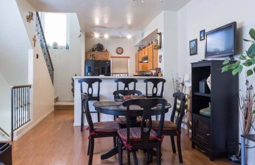 Tramonto House | Sunset Views From Your North Phoenix Condo Stay