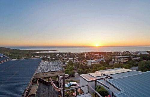 Cape Peninsula Villa | Sunset Villa Scarborough with Pool and Garden