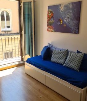 Rione III Colonna Apartment | Sunshine Apartment