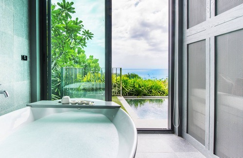 Nai Harn Hotel | Sunsuri Villas