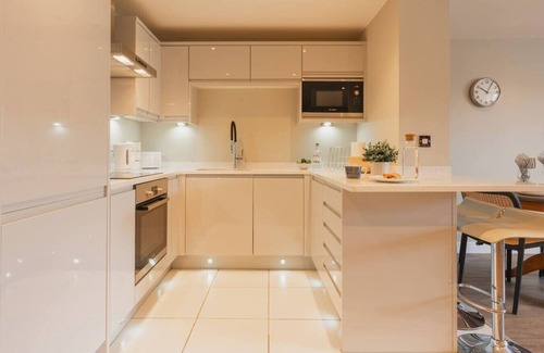 Chester Apartment | Super 1 bed apartment. Sleeps 2/4. Gated parking
