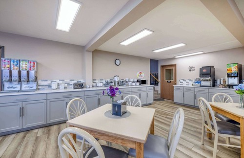 Butte Hotel | Super 8 by Wyndham Butte MT