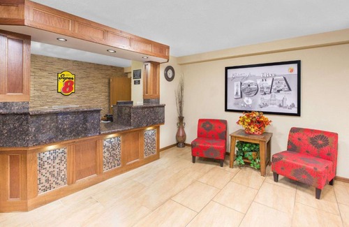 Clive Hotel | Super 8 by Wyndham Clive IA