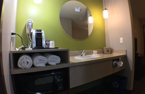 Kapuskasing Hotel | Super 8 by Wyndham Kapuskasing