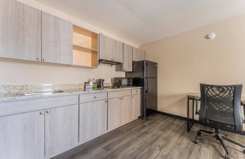 Lake Charles Hotel | Super 8 by Wyndham Lake Charles Northeast