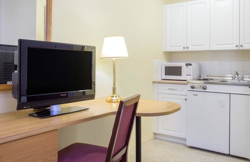 South Lethbridge Hotel | Super 8 by Wyndham Lethbridge