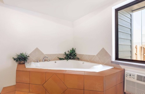 Livingston Hotel | Super 8 by Wyndham Livingston Yellowstone