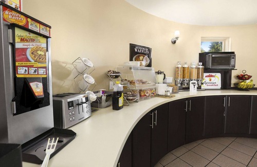 North Bay Hotel | Super 8 by Wyndham North Bay