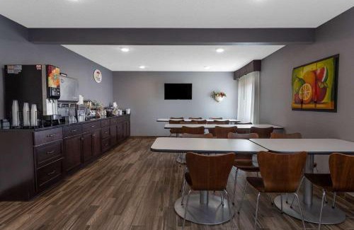 Hazel Crest Hotel | Super 8 by Wyndham South Holland