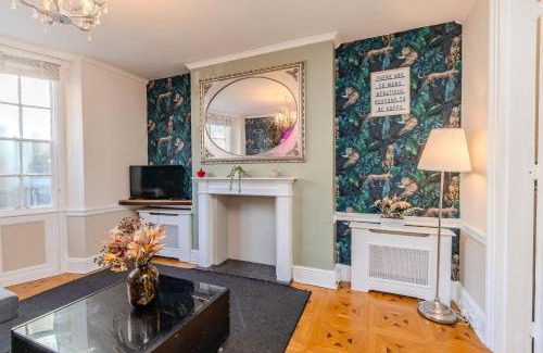 Seafront Apartment | Super Central Town House Next To Brighton Beach