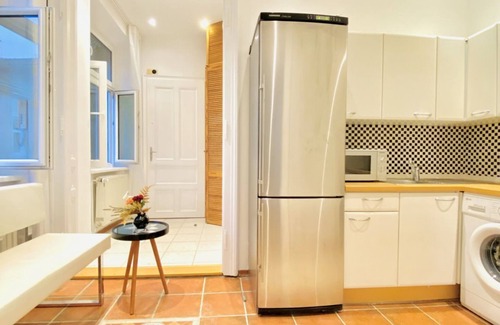 Schottenfeld Apartment | Super Comfy 1BR&1LR Apt, 7- Min to Westbahnhof