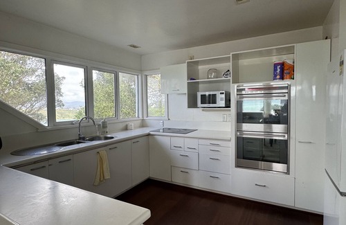 Oriental Bay Villa | Super large seaview house