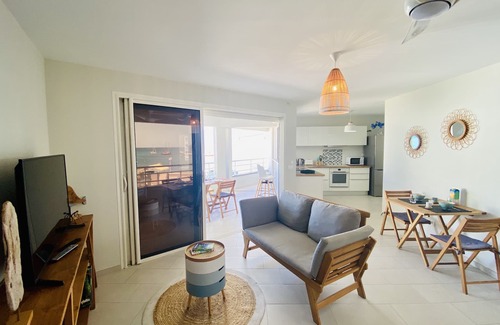 Trois-Ilets Apartment | Super T3 Neuf les Pieds Dans L'eau, Terrasse 4 Pers, vue mer = TOP Vacances