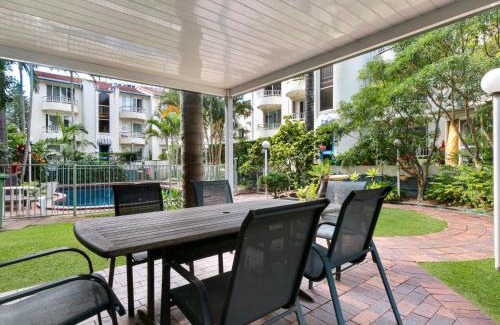Burleigh Heads Apartment | Superb 1 Bedroom Apartment near the Beach