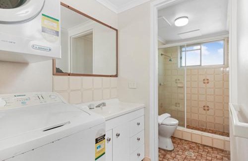 Burleigh Heads Apartment | Superb 1 Bedroom Apartment near the Beach