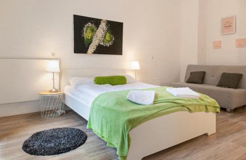 Neulerchenfeld Apartment | Superb 3 Apt Complex for 9P near Wiener Stadthalle