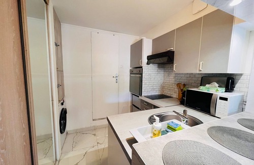 Bagneux Apartment | Superb studio with private entrance and garden