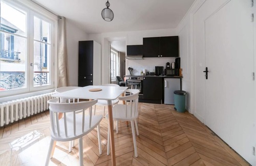 Vieux Vichy Apartment | Superbe appartement dans immeuble classé