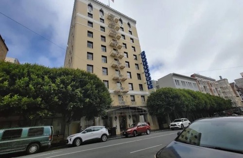 Union Square Apartment | Superbowl Weekend