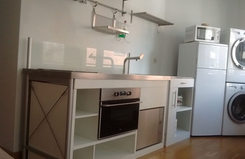 Oviedo City Centre Apartment | Supercentric floor: c / Alfonso III El Magno, 22, 1º B. Oviedo.