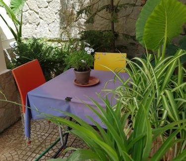 Algiers Apartment | SuperF2Scala