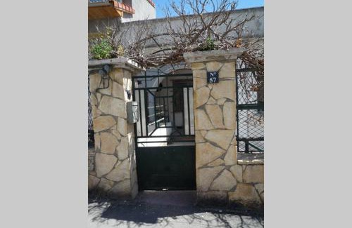 Algiers Apartment | SuperF2Scala