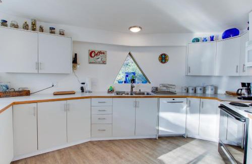 Otter Rock House | Surf Dome at Otter Rock