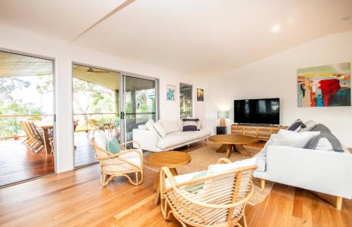 Point Lookout House | Surf Gums, Sleeps 9, Pet Friendly, Fully Renovated