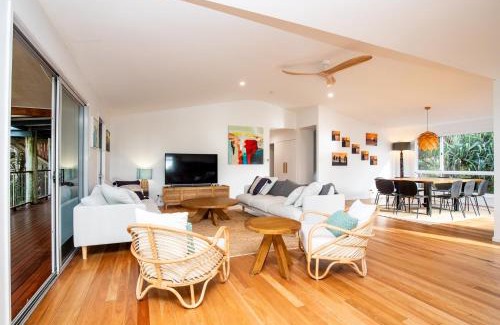 Point Lookout House | Surf Gums, Sleeps 9, Pet Friendly, Fully Renovated