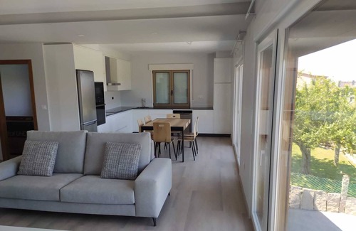 A Lanzada House | surf house thrown