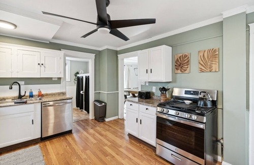 Lansing House | Surfs up I 4 BR I 2 BA I 4 King Beds