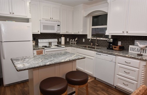 Surfside Beach House | Surfside 3BR Beach BungalowOcean&Bay Views,stepsfromtheOcean! Snow Birds Welcom