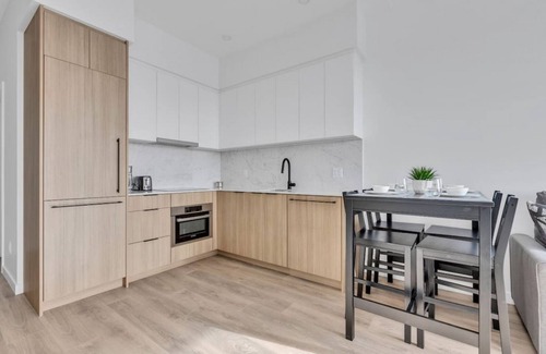 Surrey Apartment | Surrey City View Condo