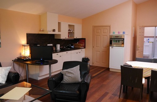 Elberfeld Apartment | Surrounded by greenery, yet centrally