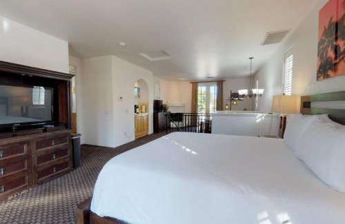 La Quinta Apartment | SV003 Upstairs Studio Spa Villa in LQ Resort