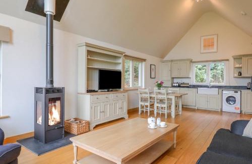 Eleighwater House | Swandown, 2 Blackdown