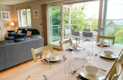 Eleighwater House | Swandown, 20 Poldon