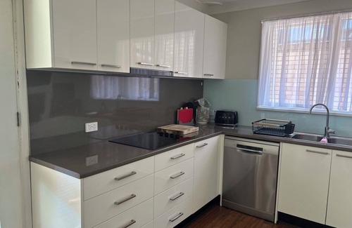 Lake Macquarie City Council House | Swansea Sands- Modern Family home close to the lake