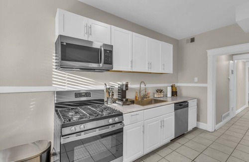 South Hyde Park Apartment | Sweet and Saucy Kansas City