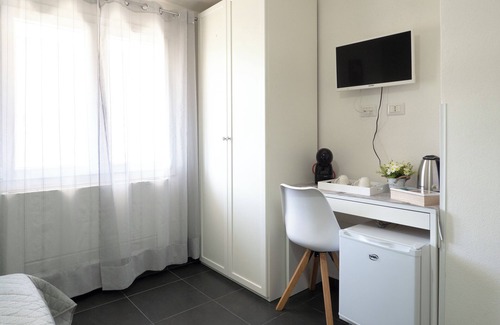 Torpe House | Sweet Home - Morada - Four Bedroom Guest House, Sleeps 10