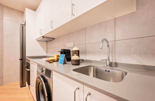 Hostafrancs Apartment | Sweett | Aragon Park Miro 203