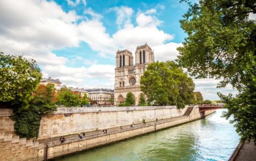 Paris City Center Apartment | Sweett - Notre Dame