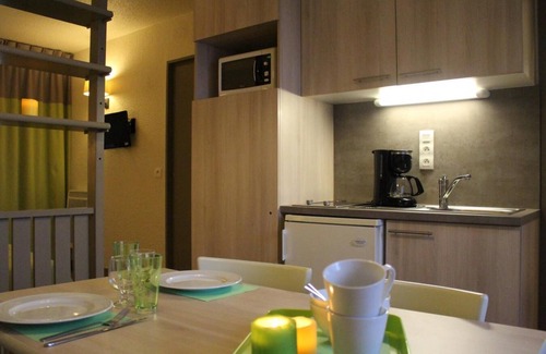 Evian-les-Bains Apartment | Swimming pool, sauna, balcony, tv, 23m², Thollon les Mémises