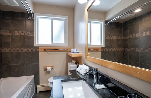 Revelstoke Hotel | Swiss Chalet Motel