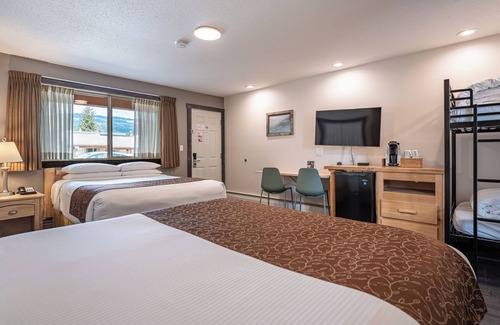 Revelstoke Hotel | Swiss Chalet Motel