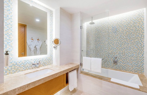Al Muraqqabat Hotel | Swissotel Al Ghurair