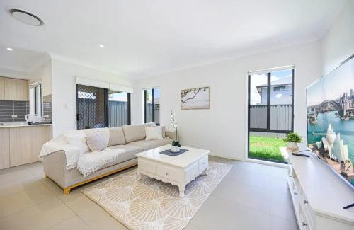 Cobbitty House | Sydney Cobbitty 4bed house,close Oran Park